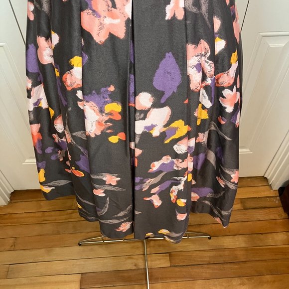 H&M Cotton Fit and Flare Floral Dress Sz 8 - Picture 7 of 8